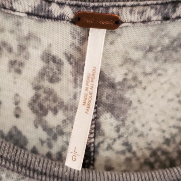 Free People Tourist Tee in Black Snake Combo Large - Picture 3 of 6